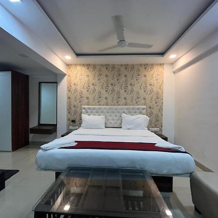 Arsh Executive Inn Dive Ngoại thất bức ảnh