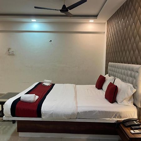 Arsh Executive Inn Dive Ngoại thất bức ảnh