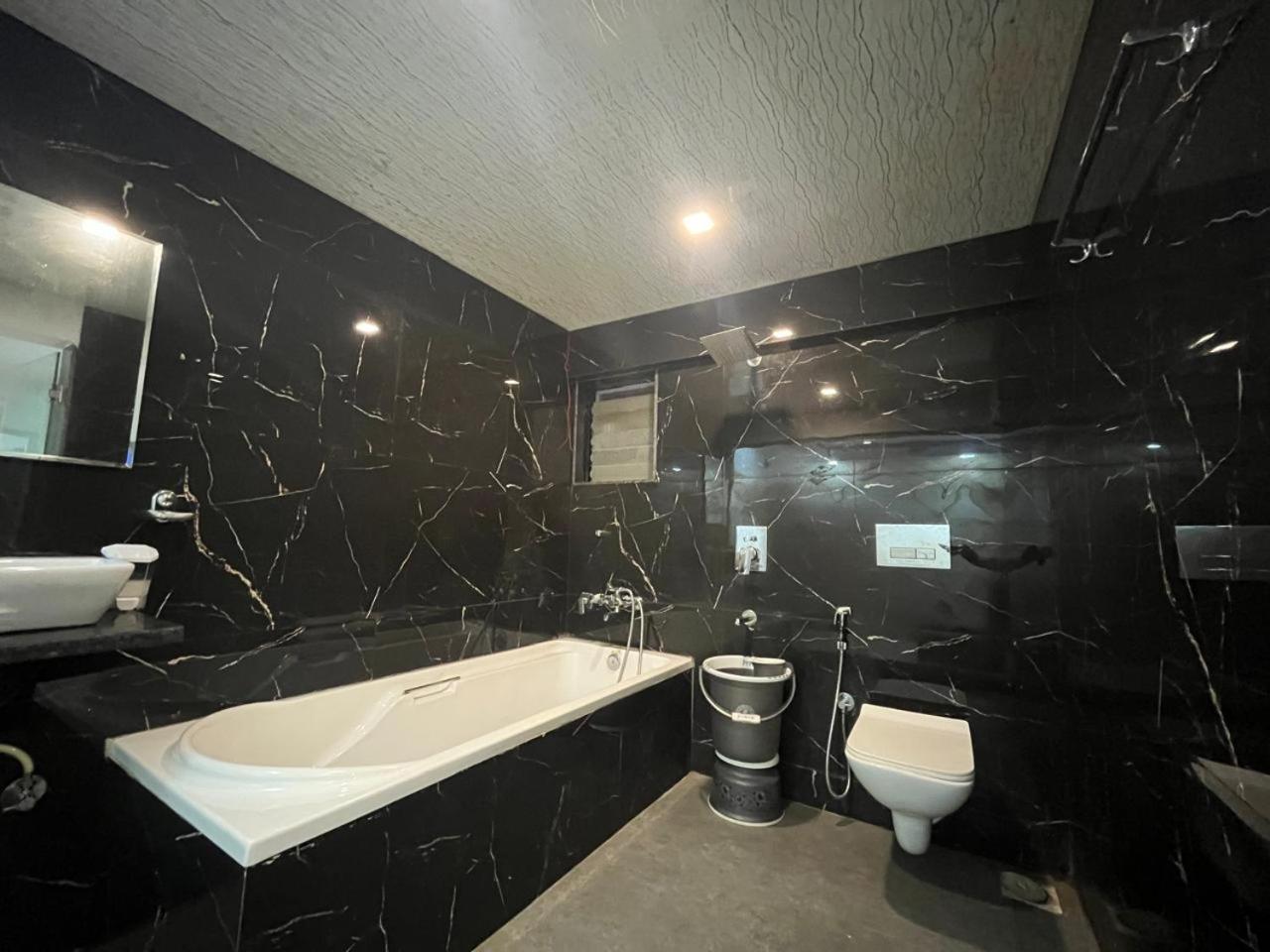 Arsh Executive Inn Dive Ngoại thất bức ảnh