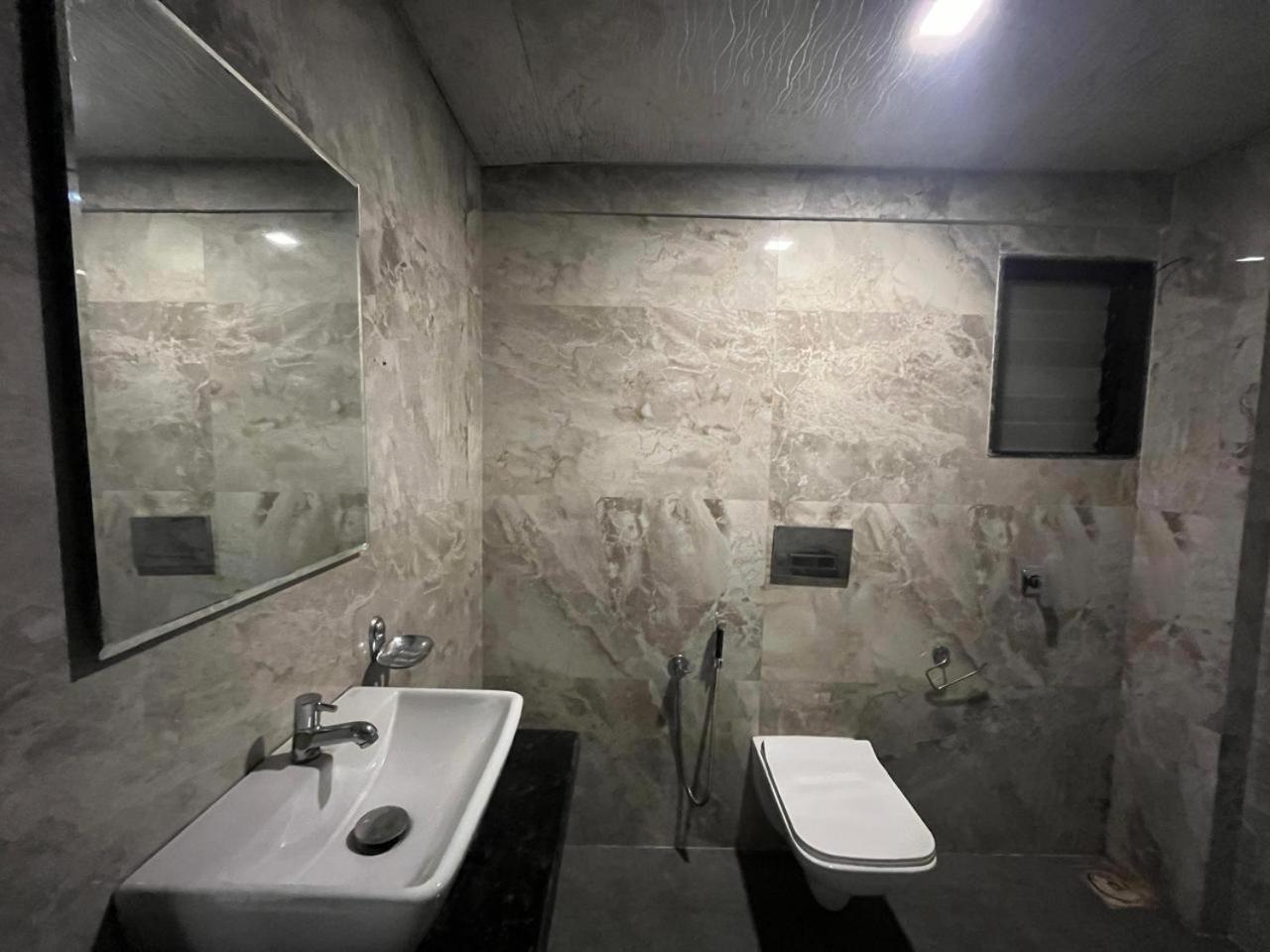 Arsh Executive Inn Dive Ngoại thất bức ảnh