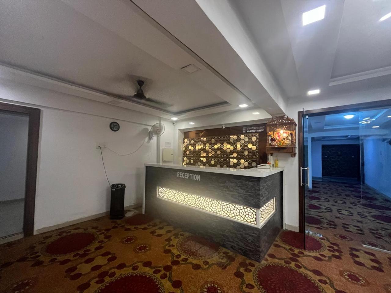 Arsh Executive Inn Dive Ngoại thất bức ảnh