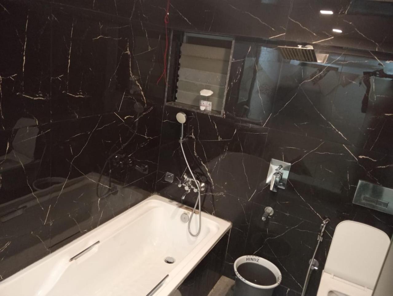 Arsh Executive Inn Dive Ngoại thất bức ảnh