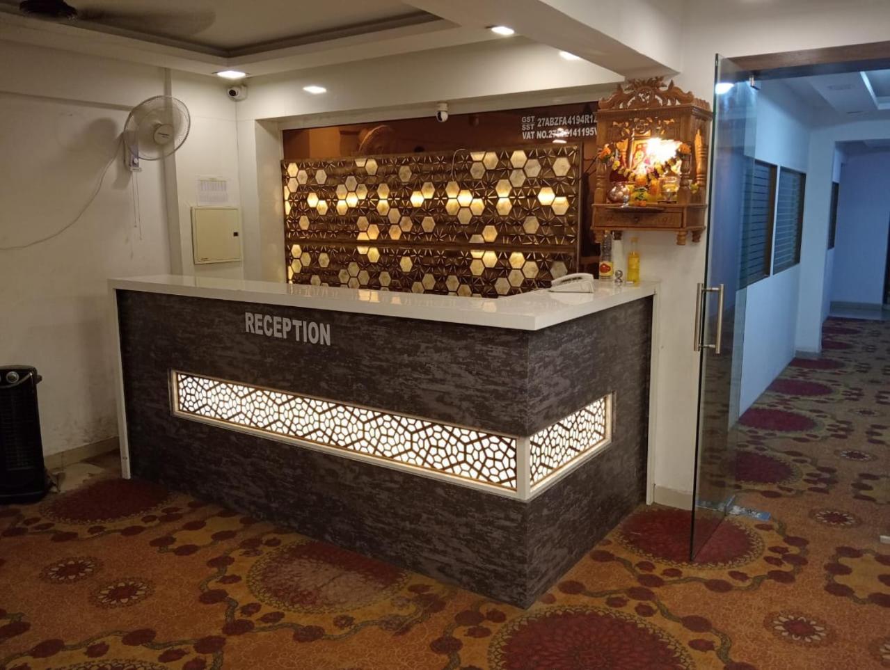 Arsh Executive Inn Dive Ngoại thất bức ảnh